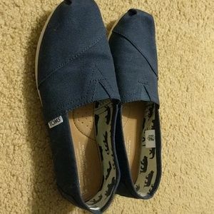 Navy blue TOMS